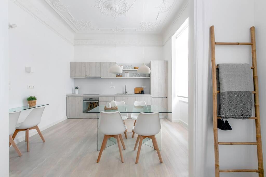 Athens Center Modern Apt In Art Nouveau Building Ngoại thất bức ảnh